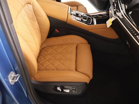 New 2027 BMW X6 xDrive40i w/ Executive Package AWD/4WD image 12