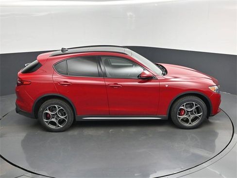 Used 2022 Alfa Romeo Stelvio Ti image 65