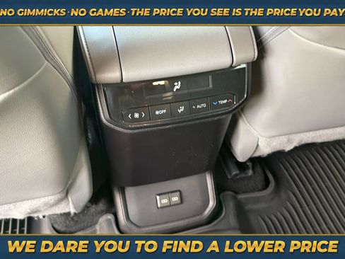 Used 2025 Toyota Highlander XLE AWD/4WD image 20