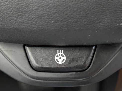 Used 2023 BMW 330i Sedan w/ Premium Package image 33