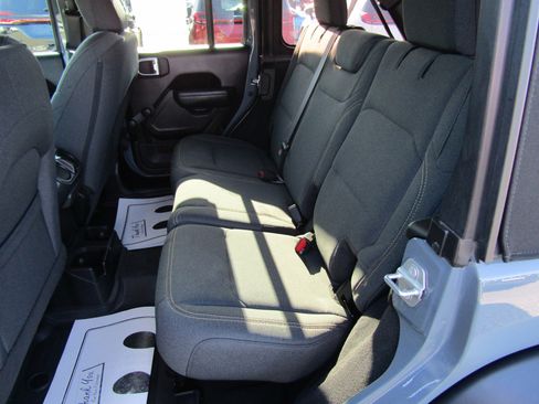 Used 2024 Jeep Wrangler Unlimited Sport AWD/4WD image 15