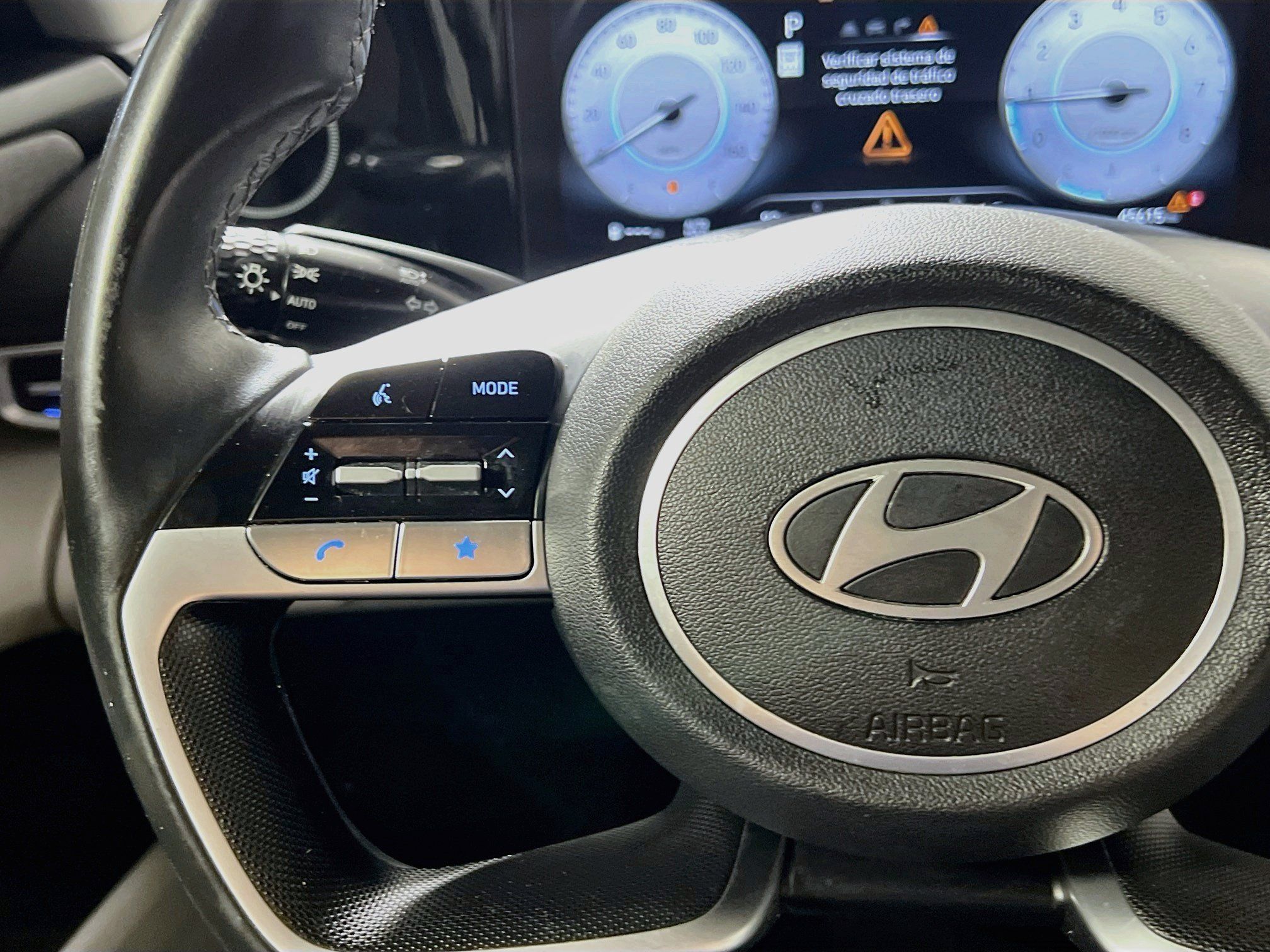 Used 2024 Hyundai Elantra Limited FWD image 19