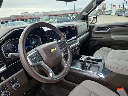 Used 2023 Chevrolet Silverado 1500 LTZ w/ Z71 Off-Road Package image 12