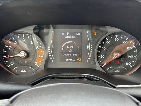 Used 2022 Jeep Compass Latitude image 32