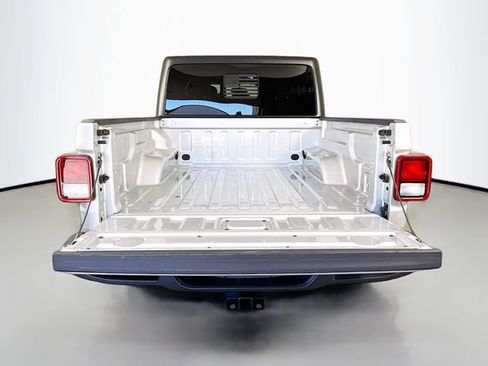 Used 2022 Jeep Gladiator Sport AWD/4WD image 23