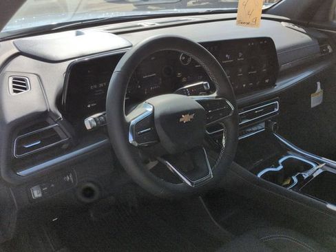 New 2026 Chevrolet Traverse LT w/ LPO, Floor Liner Package FWD image 11