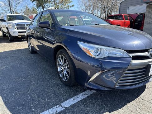 Used 2015 Toyota Camry XLE image 11