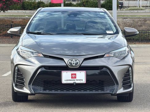Used 2018 Toyota Corolla SE w/ SE Premium Package FWD image 9