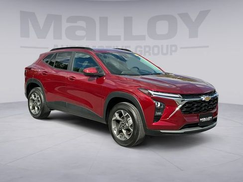 Used 2024 Chevrolet Trax LT w/ Driver Confidence Package FWD image 7