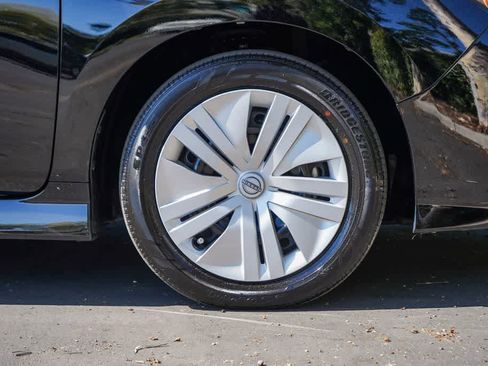 Used 2025 Nissan Leaf S FWD image 9