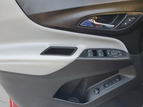 Used 2019 Chevrolet Equinox Premier image 18