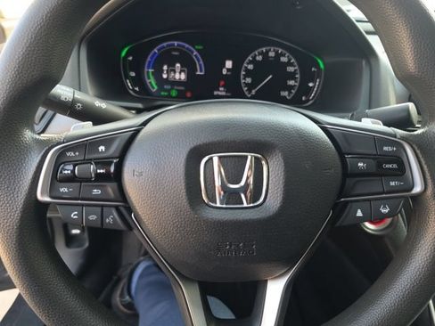 Used 2021 Honda Accord Hybrid image 9