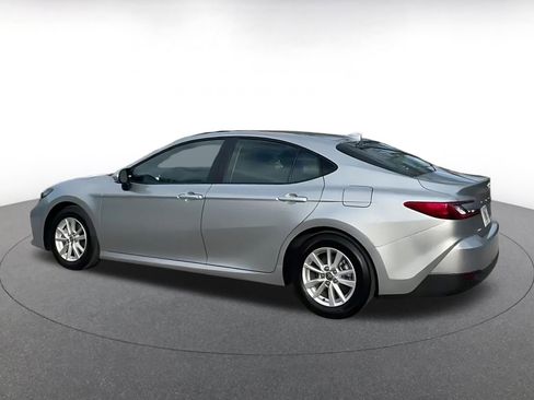 Used 2025 Toyota Camry LE image 10
