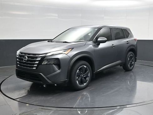 Used 2024 Nissan Rogue SV image 7