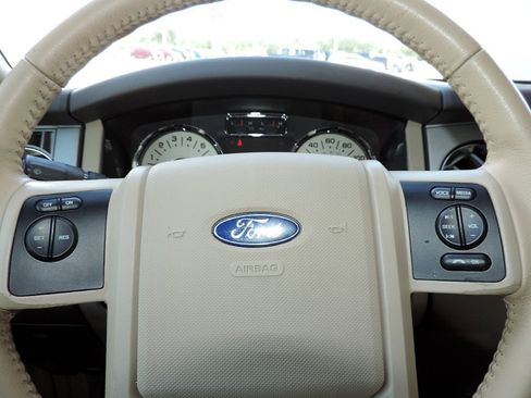 Used 2014 Ford Expedition XLT w/ Equipment Group 201A RWD image 25
