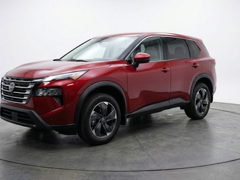Used 2025 Nissan Rogue SV AWD/4WD image 3