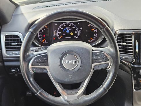 Used 2021 Jeep Grand Cherokee Laredo X RWD image 25