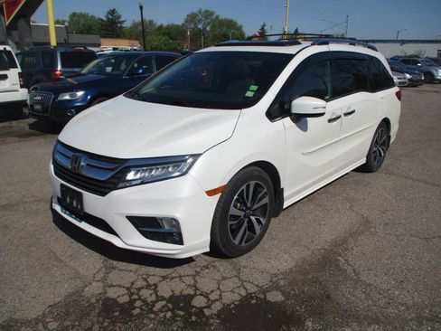 Used 2018 Honda Odyssey Elite image 3
