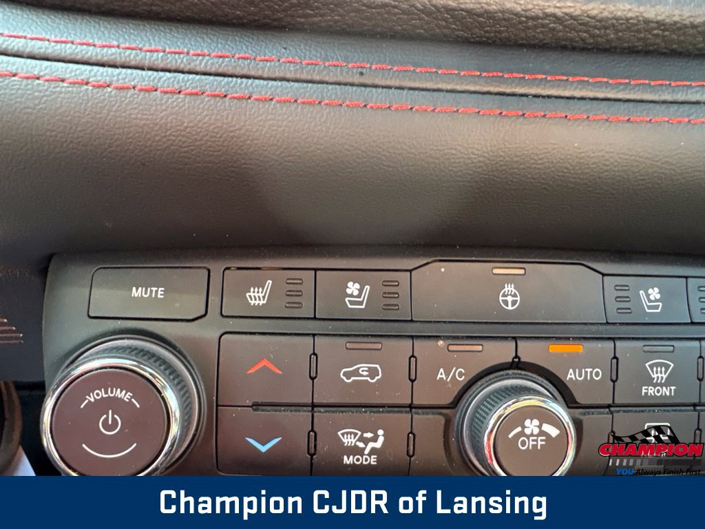 Used 2024 Dodge Durango R/T w/ Tow 'N Go Package AWD/4WD image 33