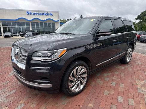 Used 2022 Lincoln Navigator Reserve AWD/4WD image 1
