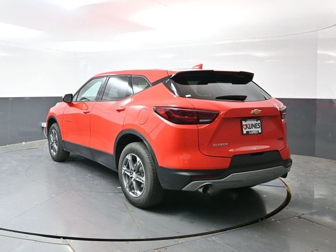 Used 2025 Chevrolet Blazer LT FWD image 12