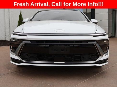 Used 2025 Hyundai Sonata SEL FWD image 2