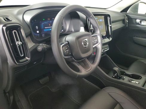 Certified 2025 Volvo XC40 B5 Core image 26