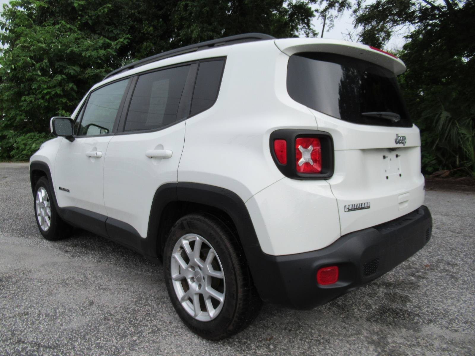 Used 2019 Jeep Renegade Latitude FWD image 5