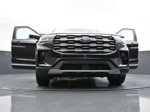 Used 2025 Ford Explorer Active w/ Active Comfort Package image 50