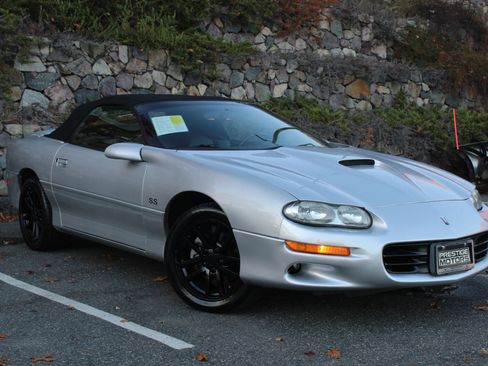 Used 2000 Chevrolet Camaro Z28 w/ SS Performance/Appearance Pkg image 4