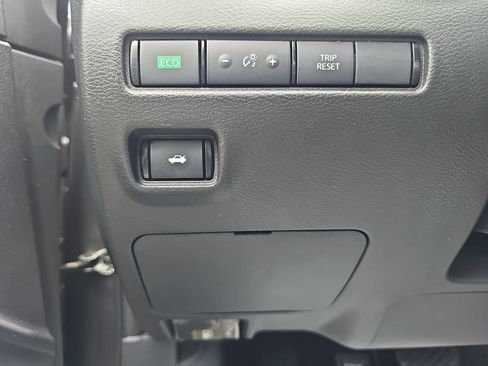 Used 2024 Nissan Sentra S FWD image 33