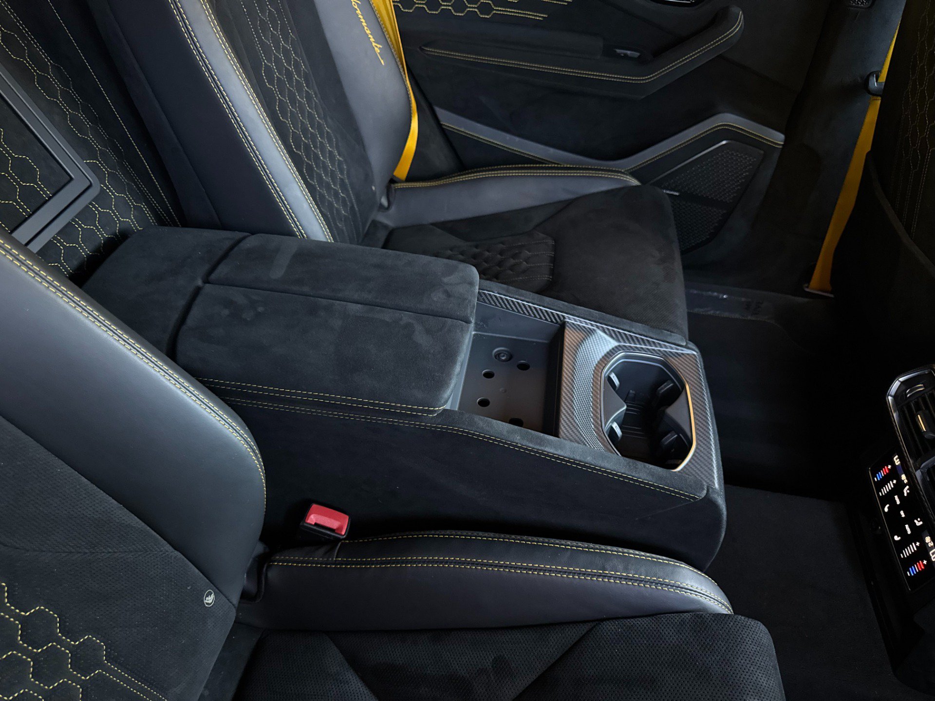 Used 2023 Lamborghini Urus Performante AWD/4WD image 47