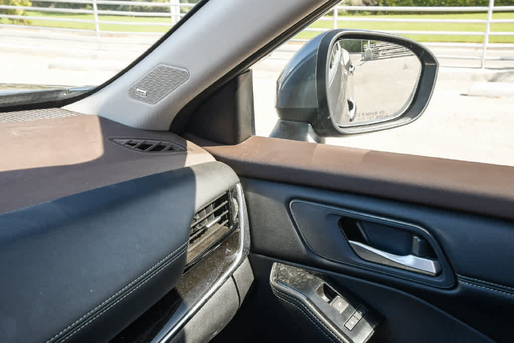 Used 2023 Nissan Rogue SL w/ SL Premium Package FWD image 21