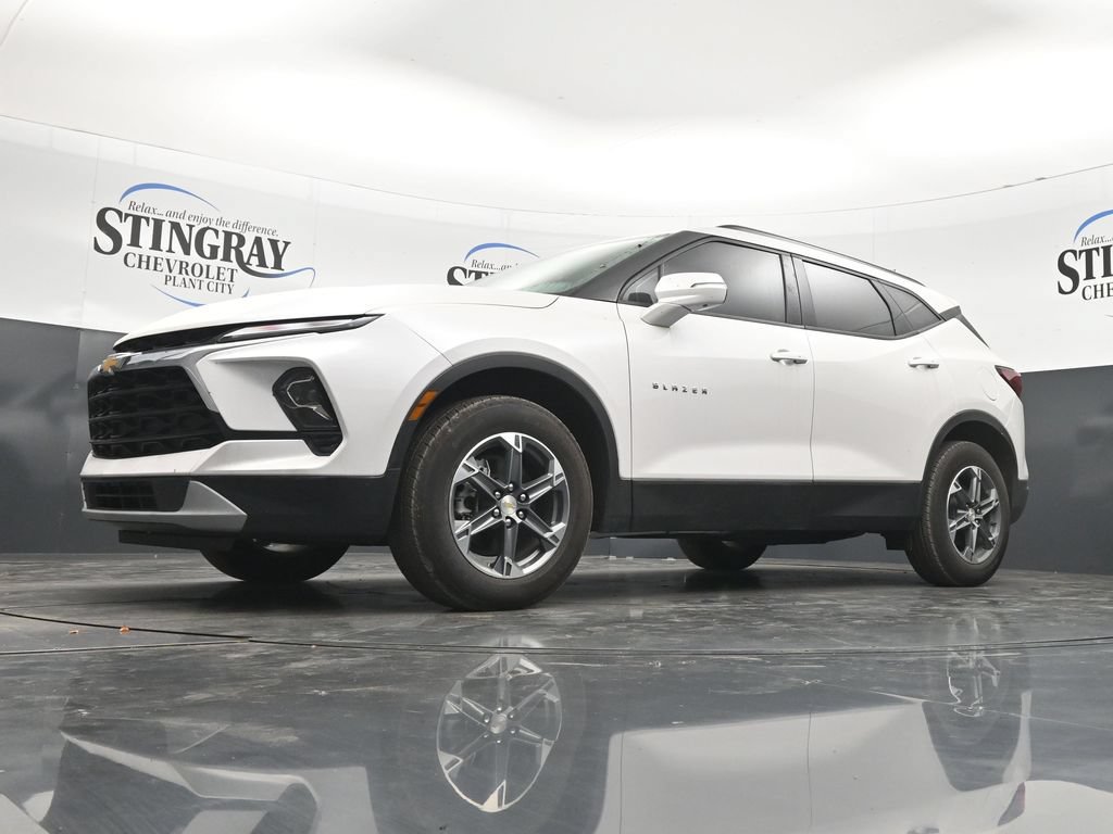 Used 2025 Chevrolet Blazer LT w/ Sound & Technology Package FWD image 28