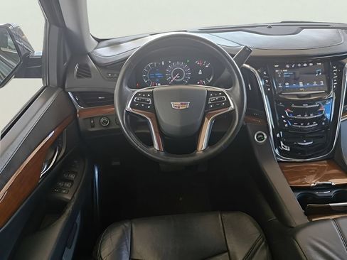 Used 2016 Cadillac Escalade Luxury AWD/4WD image 3