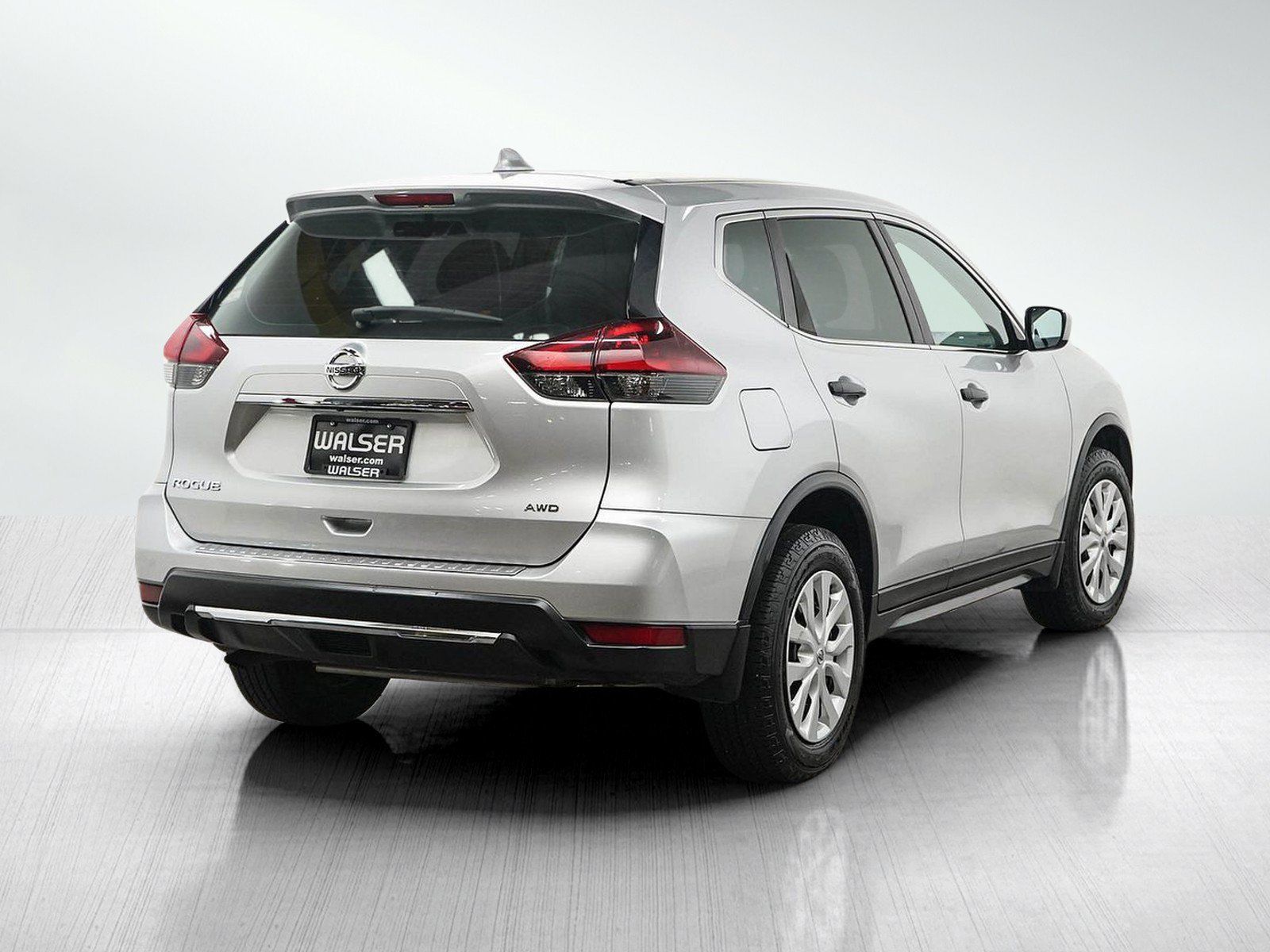 Used 2018 Nissan Rogue S AWD/4WD image 5