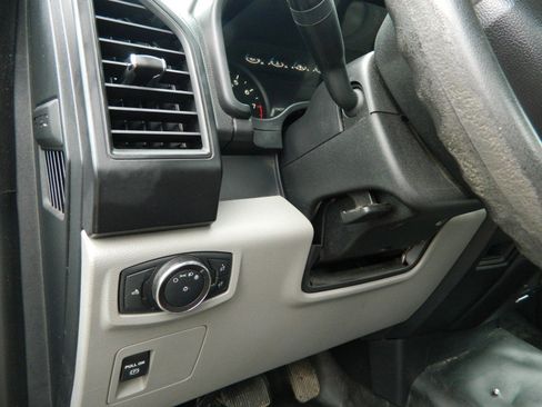 Used 2017 Ford F150 XL w/ Equipment Group 101A Mid RWD image 15