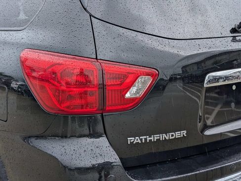 Used 2019 Nissan Pathfinder S FWD image 14