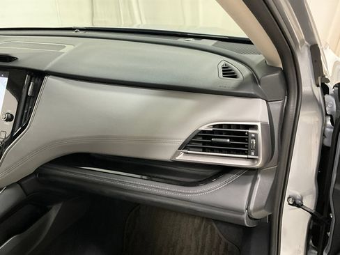 Used 2025 Subaru Outback Limited AWD/4WD image 16