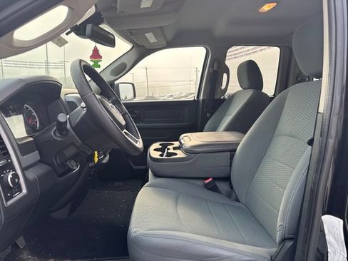 Used 2017 RAM 1500 ST w/ SXT Appearance Group AWD/4WD image 9