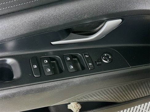 Used 2021 Hyundai Elantra SEL image 23