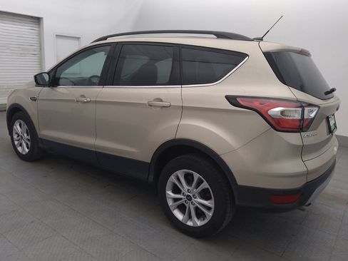 Used 2017 Ford Escape SE w/ SE Leather Comfort Package FWD image 3