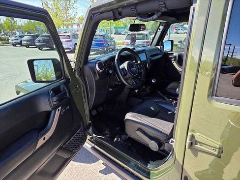 Used 2016 Jeep Wrangler Unlimited Sahara AWD/4WD image 19