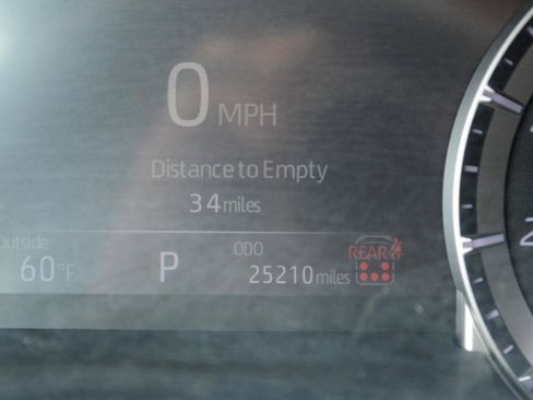Used 2024 Toyota Highlander XSE AWD/4WD image 33