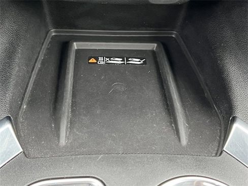 Used 2023 Chevrolet Traverse RS image 31