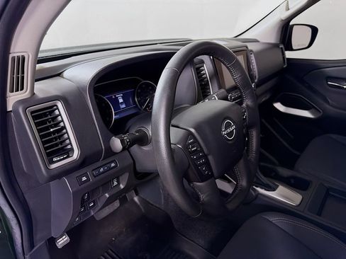 Used 2024 Nissan Frontier SV w/ Technology Package AWD/4WD image 10