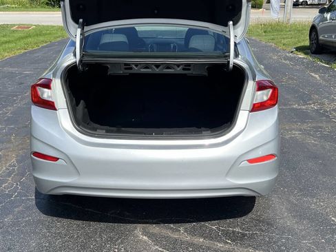 Used 2017 Chevrolet Cruze LT image 29