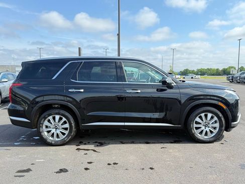 Used 2024 Hyundai Palisade SEL FWD image 4