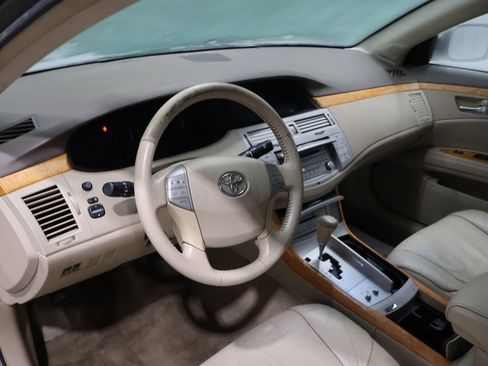 Used 2005 Toyota Avalon XLS image 20
