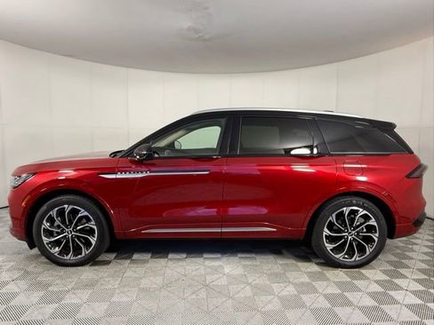 Used 2024 Lincoln Nautilus Reserve w/ Equipment Group 203A image 3